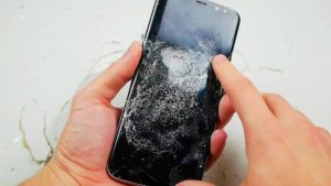 Как продлить жизнь смартфону: распространенные поломки и их предотвращение